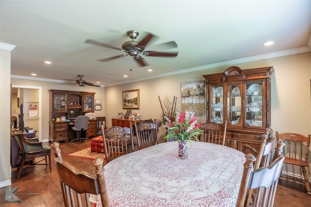 Property Photo: 2401 Windsor Road TX 79605