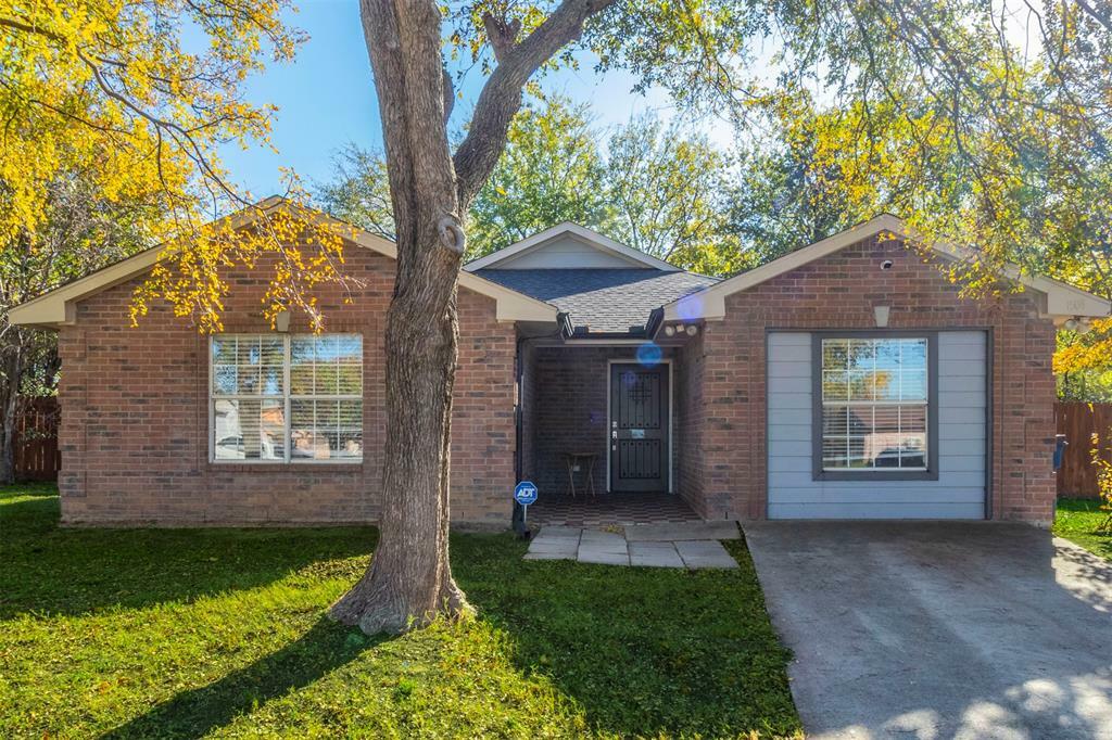 Property Photo: 1508 Las Pinas Court TX 75211