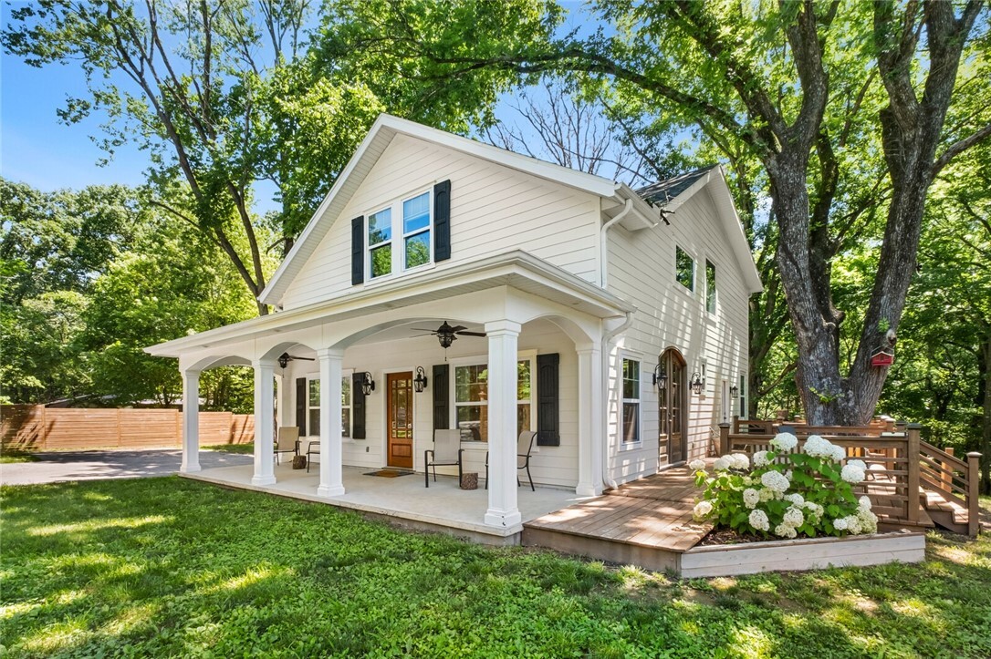 Property Photo: 1330 S Curtis Avenue AR 72751