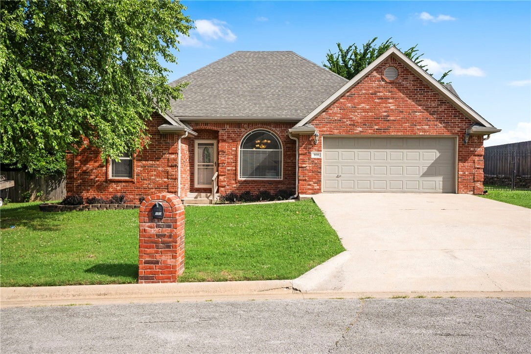 Property Photo: 808 Herron Street AR 72753