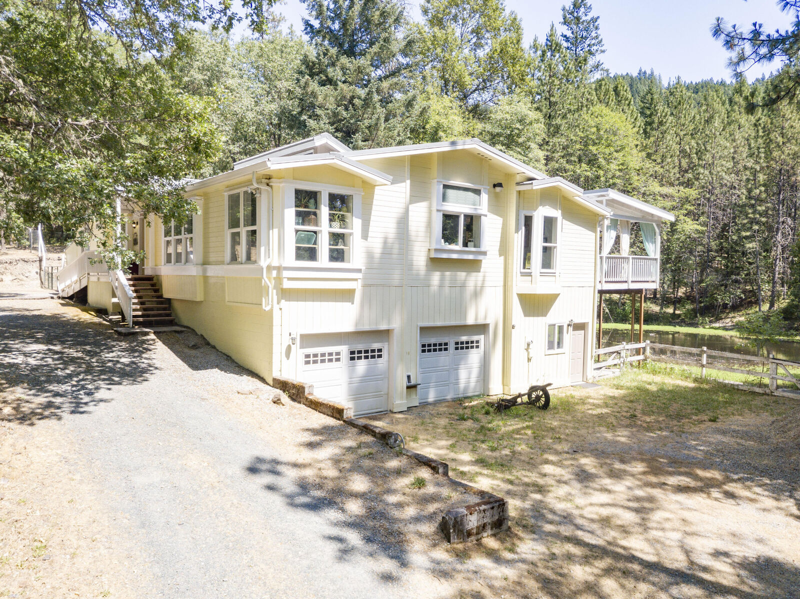 Property Photo: 16894 Ford Road OR 97537