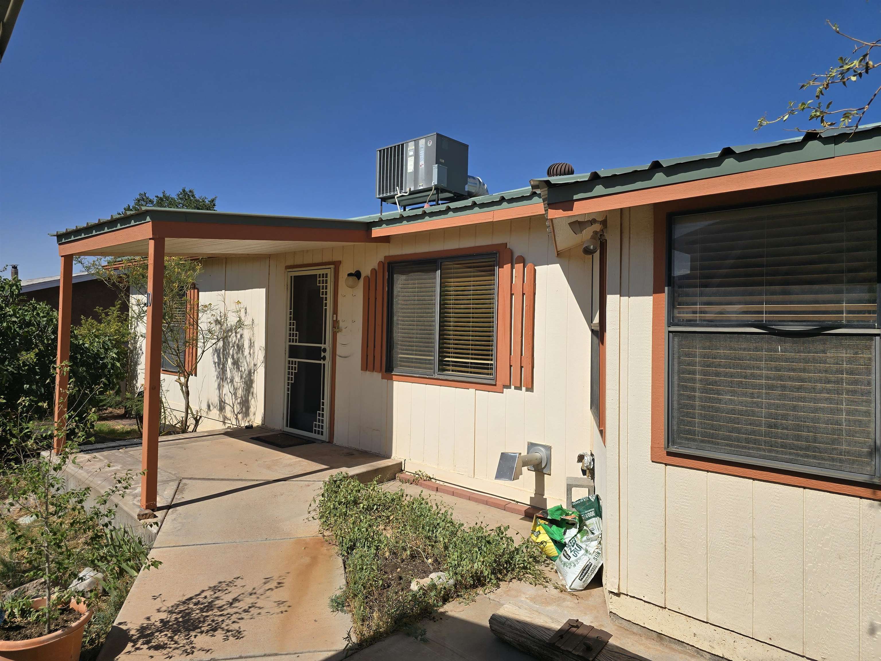 Property Photo: 10 Malpais Ave NM 88337