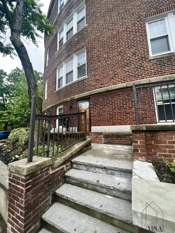 576 Washington St 7  Brookline MA 02446 photo