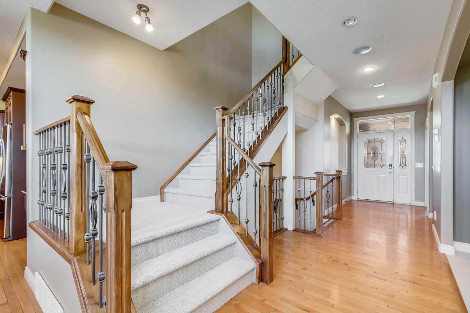 Property Photo: 86 Springborough Green SW AB T3H 5M5