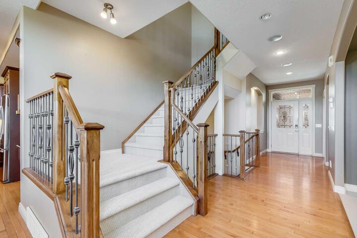 Property Photo: 86 Springborough Green SW AB T3H 5M5