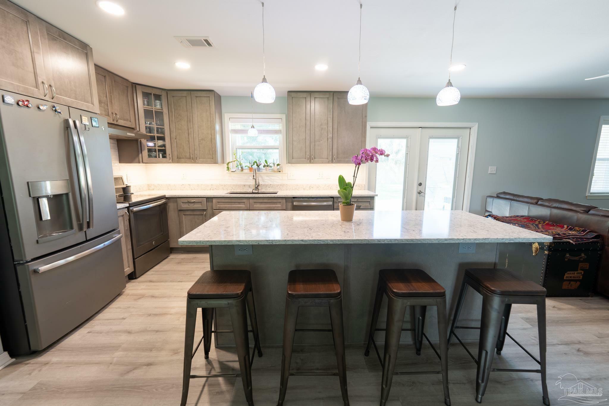 Property Photo:  2145 Summit Blvd  FL 32503 