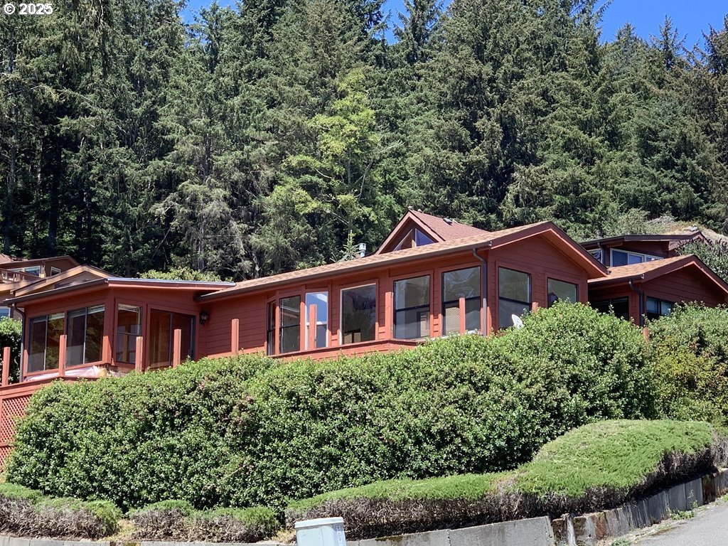 Property Photo: 19921 Whaleshead Rd U3 OR 97415