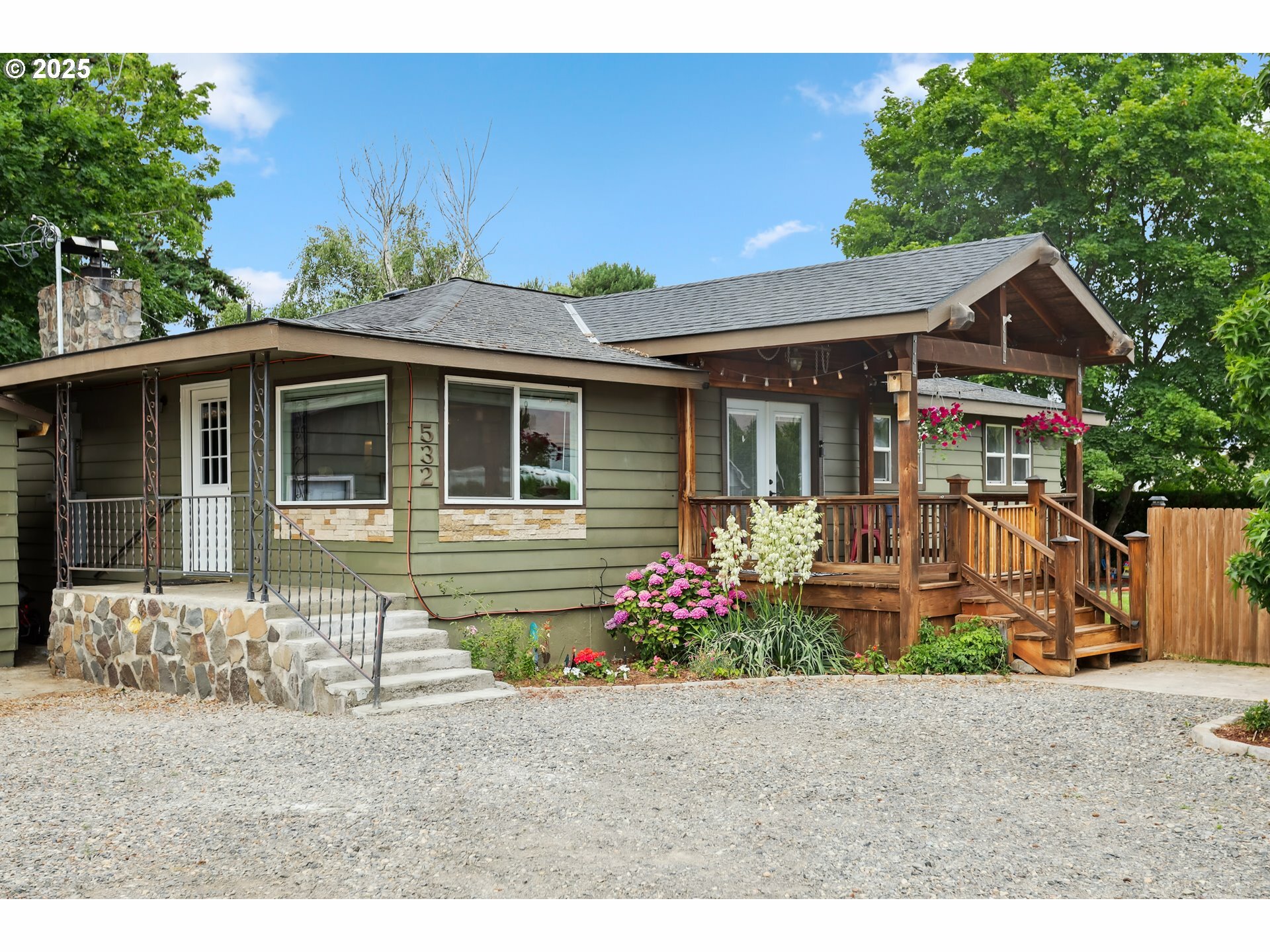 Property Photo: 532 5th Ave WA 98617
