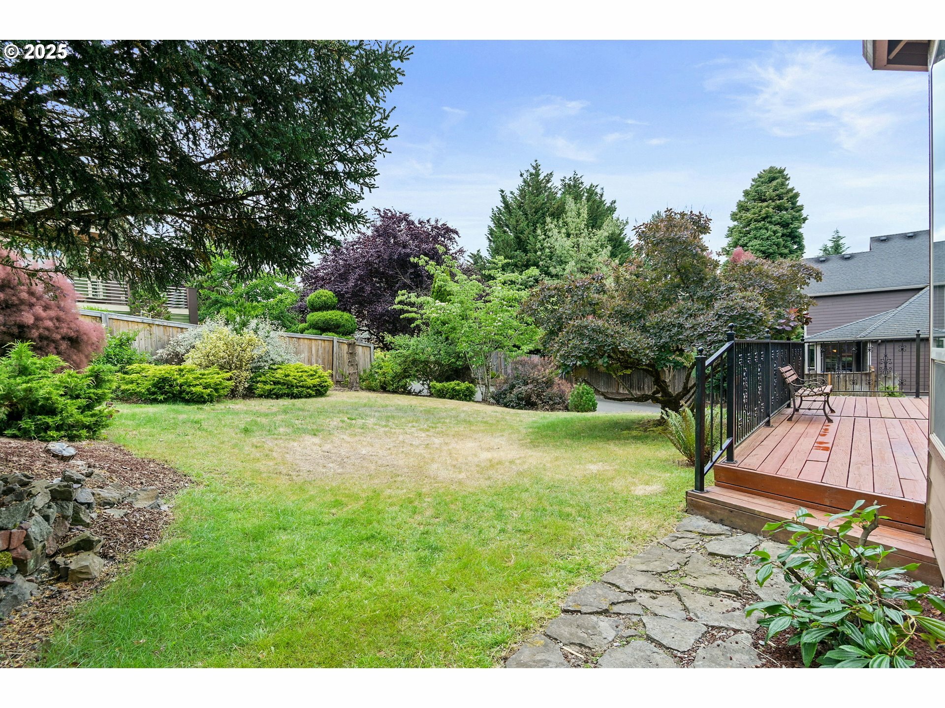 Property Photo: 817 W S St WA 98671