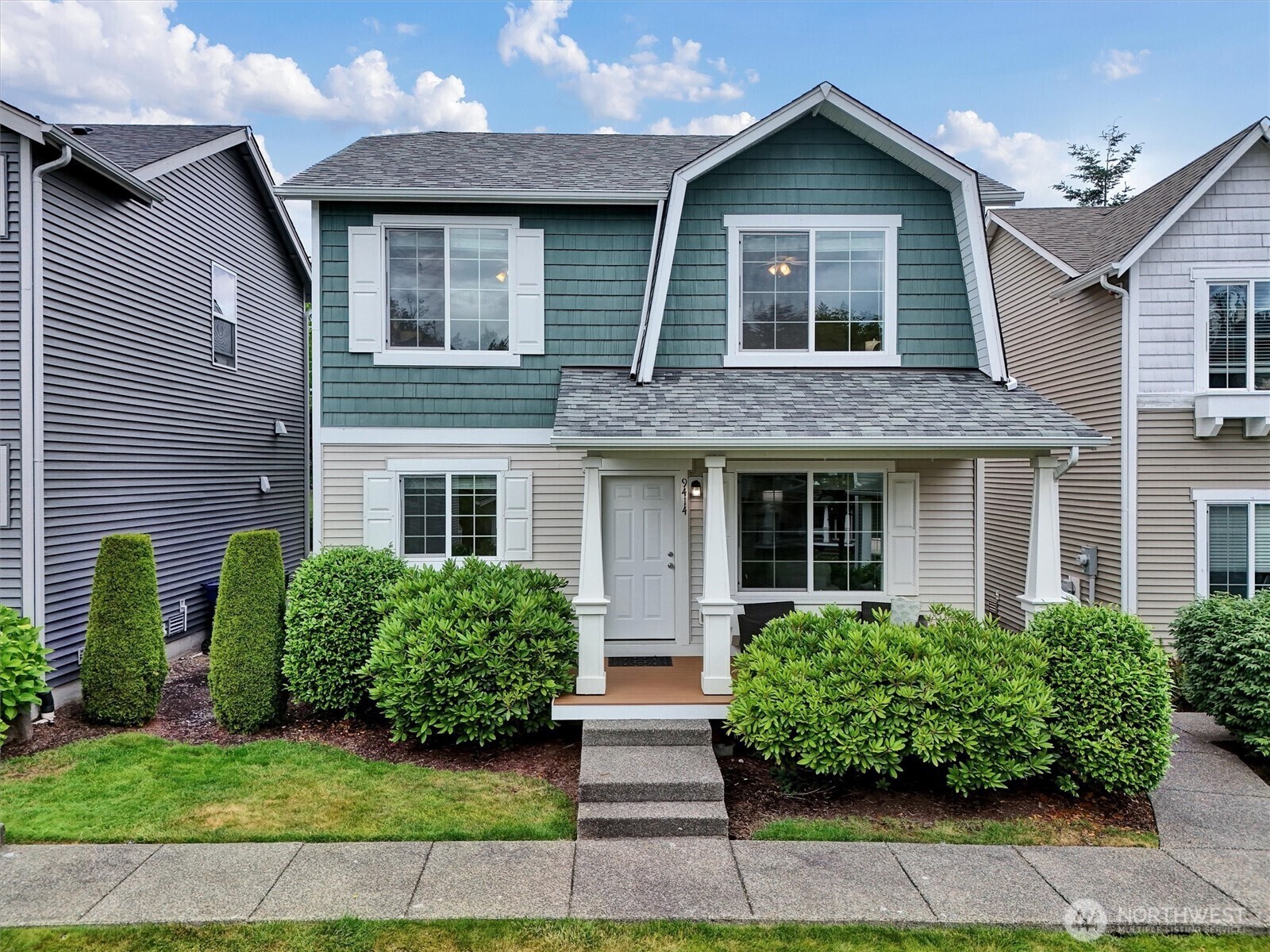 Property Photo: 9414 Hancock Avenue SE WA 98065