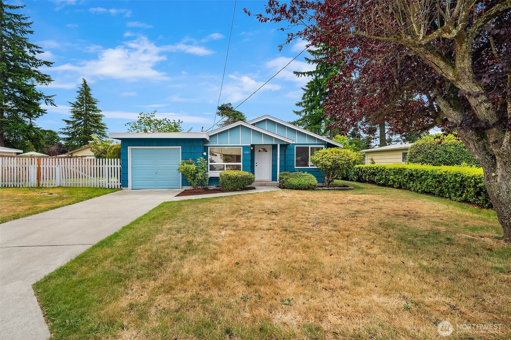 Property Photo: 1281 S 315th WA 98003