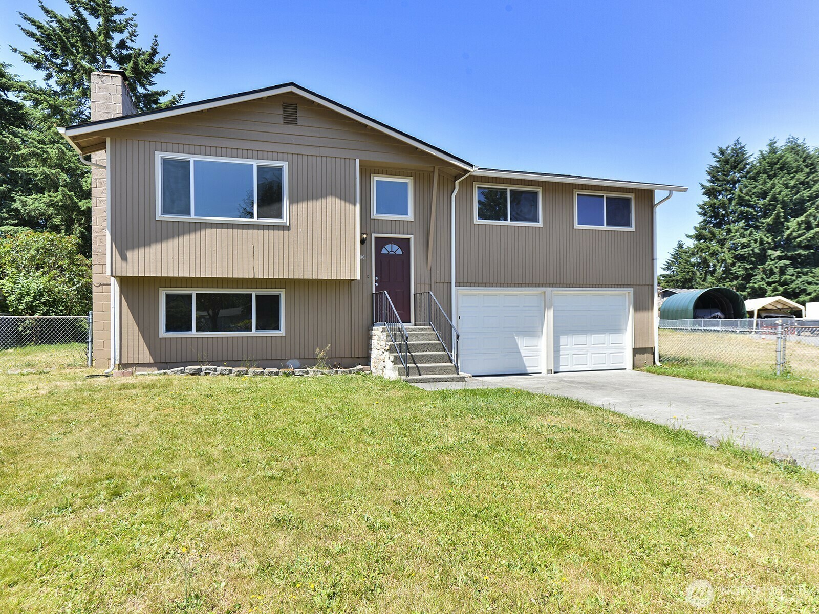Property Photo:  1501  154th Street E  WA 98445 