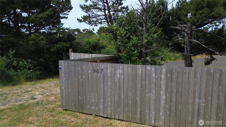Property Photo: 967 State Route 105 WA 98547
