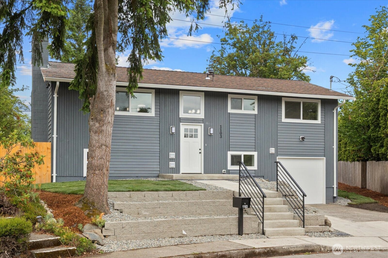 Property Photo: 1103 Vashon Court NE WA 98059