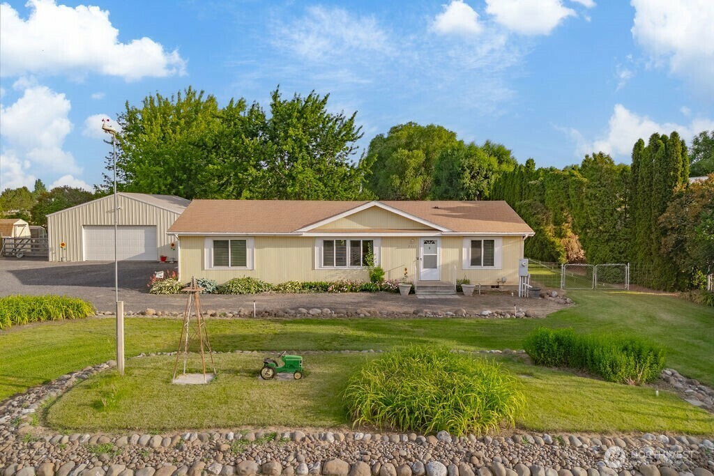 Property Photo: 7357 Wild Goose Lane NE WA 98837