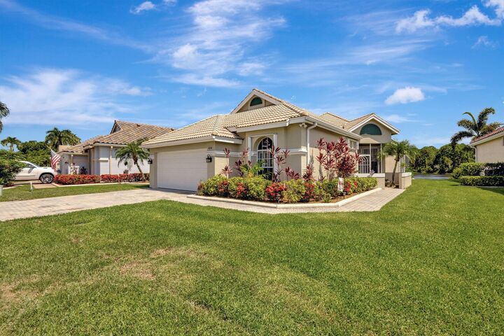 Property Photo:  834 SW Lake Charles Circle  FL 34986 