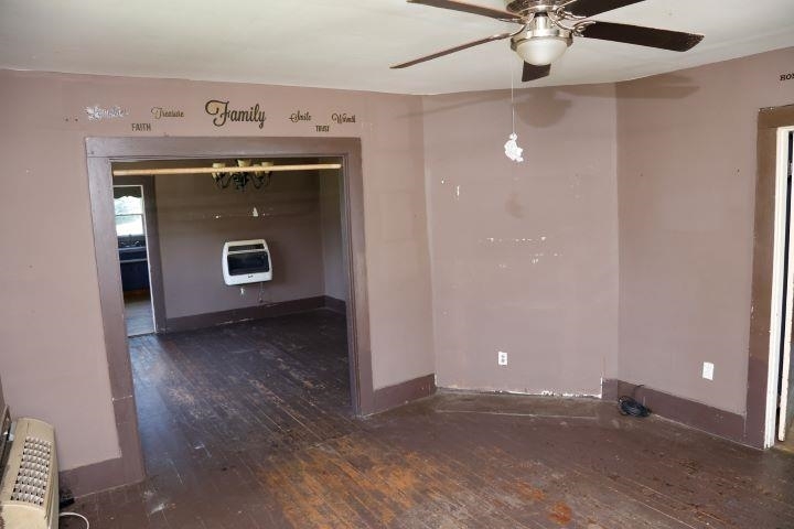 Property Photo: 101 Mammoth Cave Street KY 42160