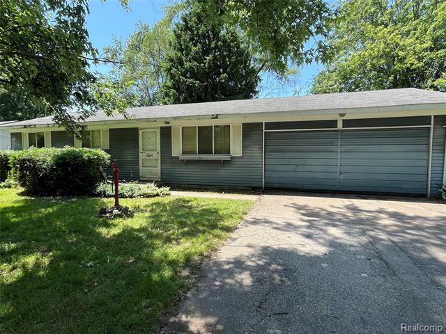 Property Photo: 45641 Wakefield Street MI 48317
