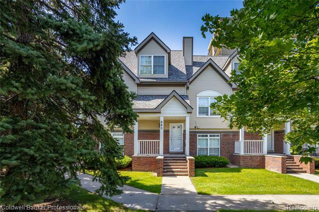 Property Photo:  880 Seville Row  MI 48202 