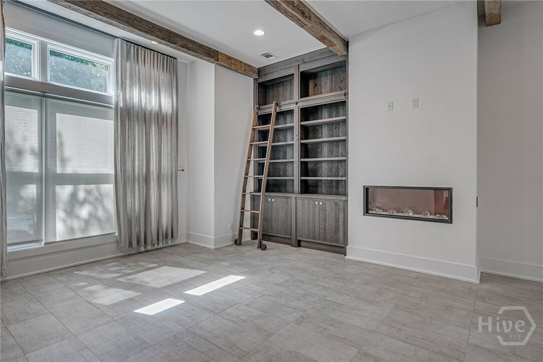 Property Photo: 703 Tattnall Street GA 31401