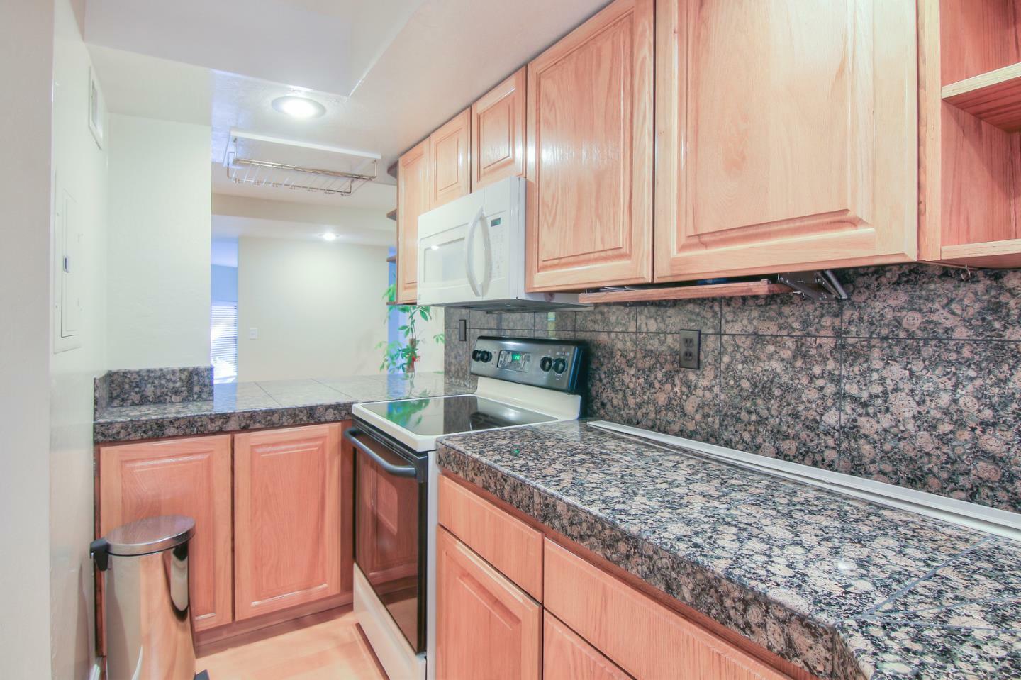 Property Photo: 1157 Villa Street 2 CA 94041