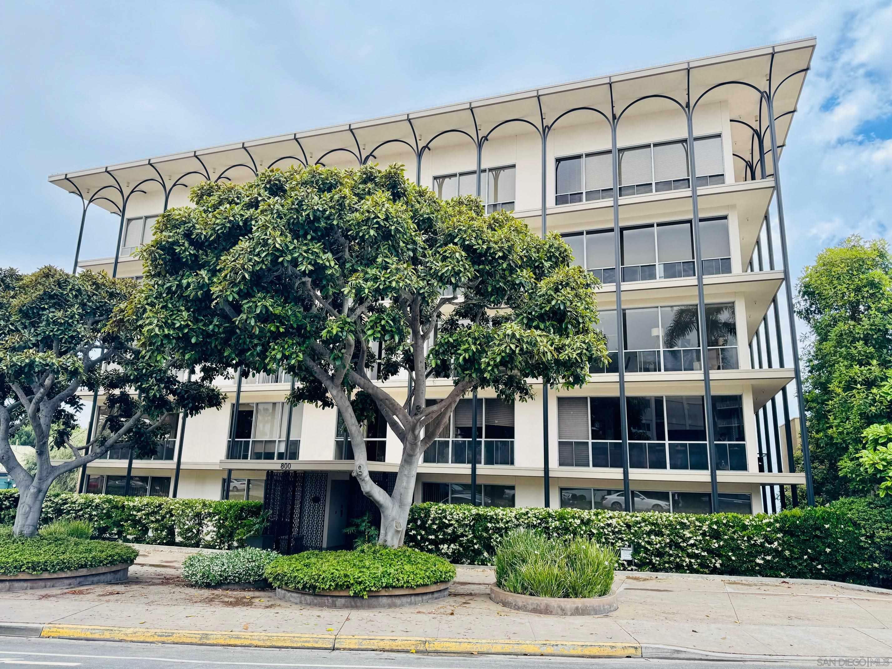 Property Photo: 800 Prospect St 3E CA 92037