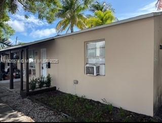Property Photo: 2039 Taylor St A FL 33020