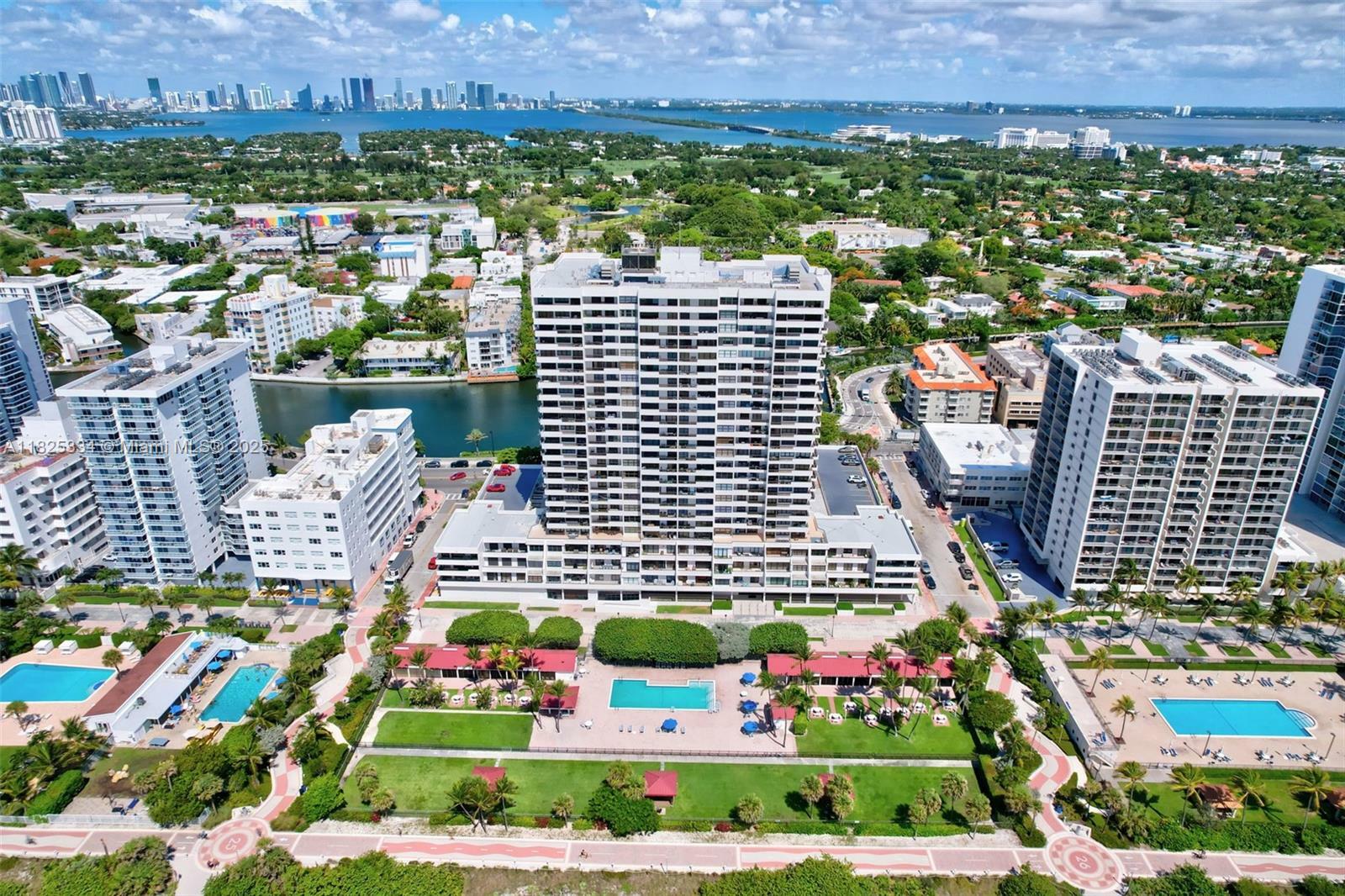 Property Photo: 2555 Collins Ave 606 FL 33140