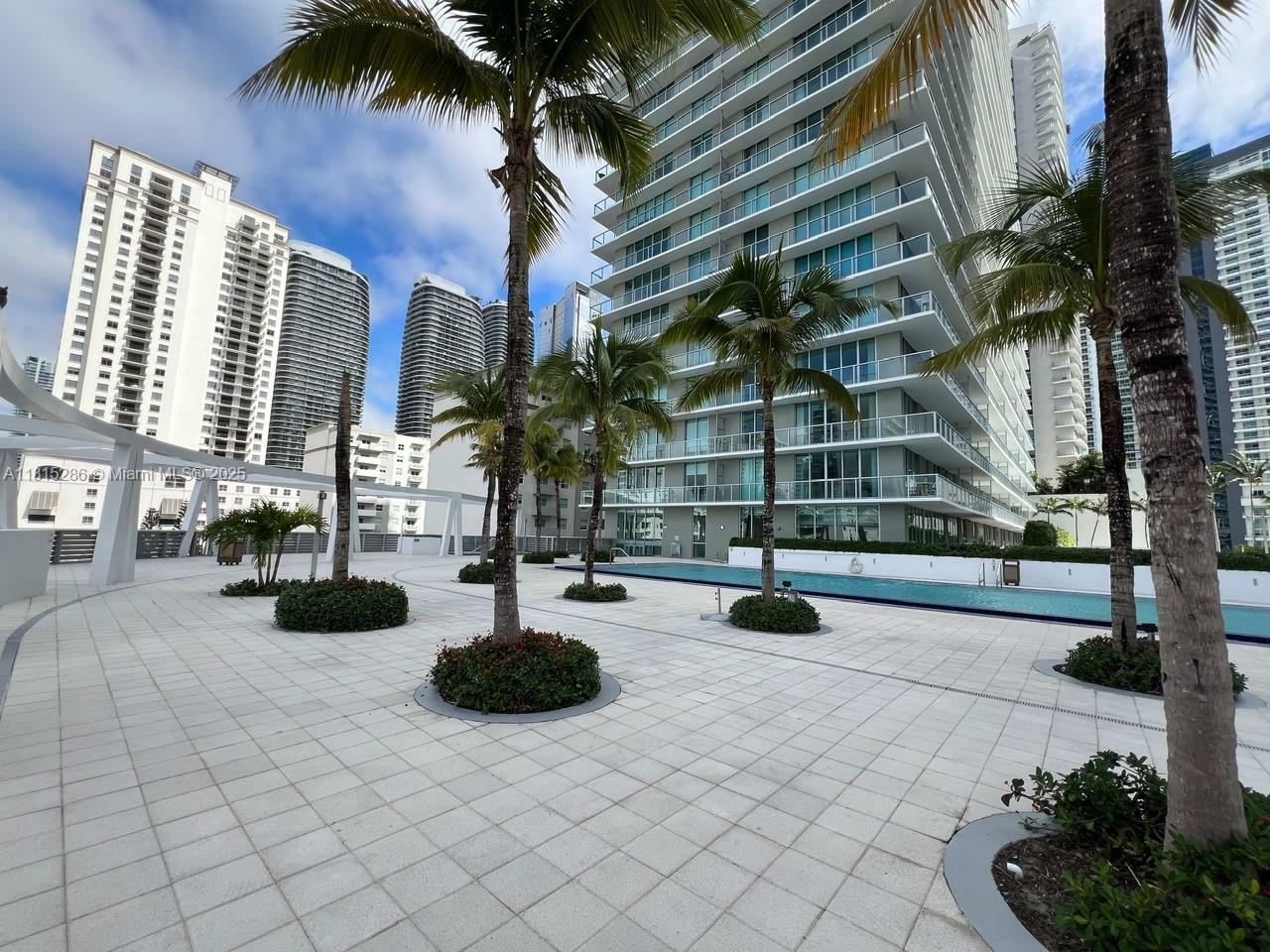 Property Photo:  79 SW 12th St 1603-S  FL 33130 