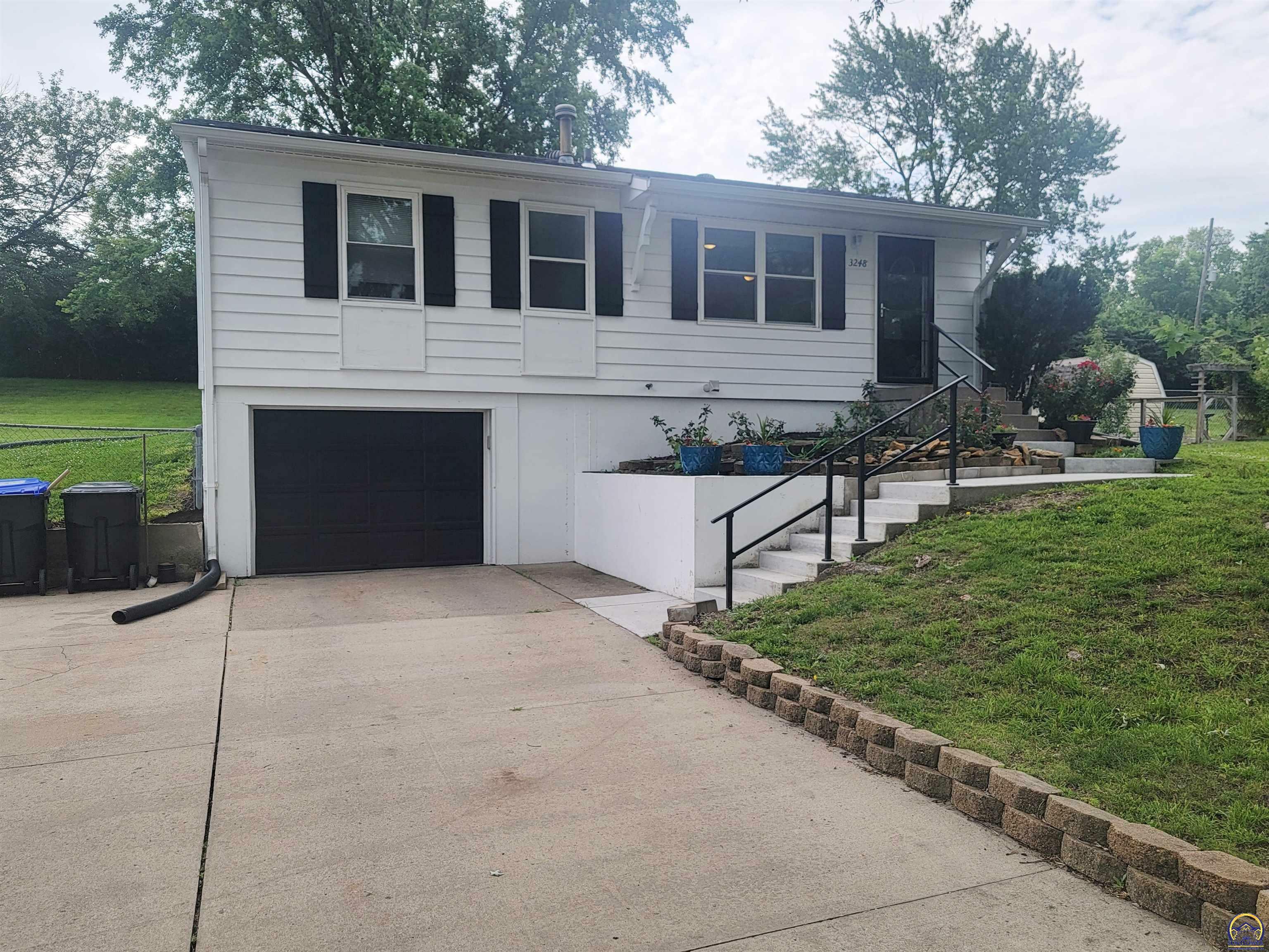 3248 SW Skyline Dr  Topeka KS 66614 photo