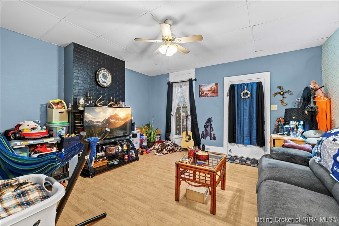 Property Photo: 337 E 15th Street IN 47150