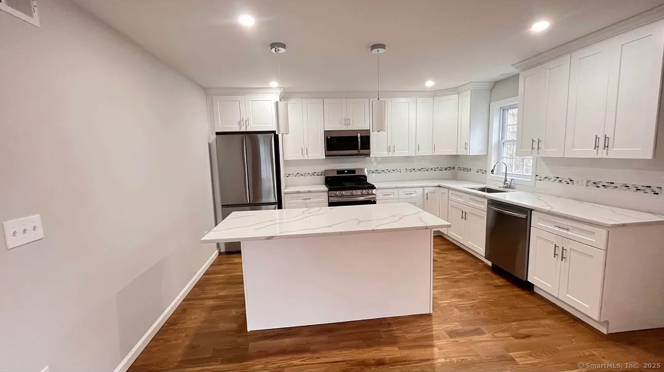 Property Photo:  564 Norman Street  CT 06605 