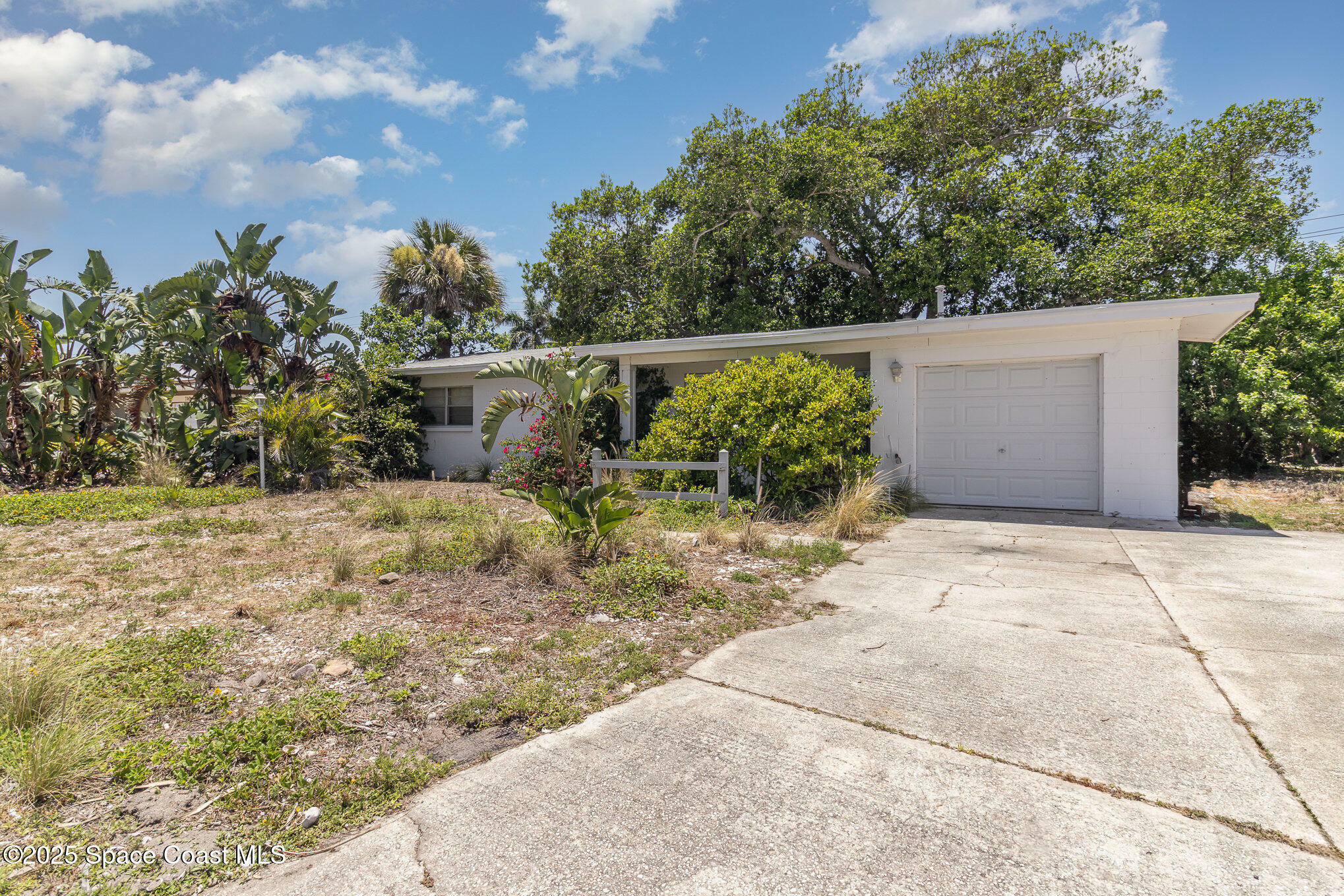 Property Photo: 770 2nd Avenue FL 32937