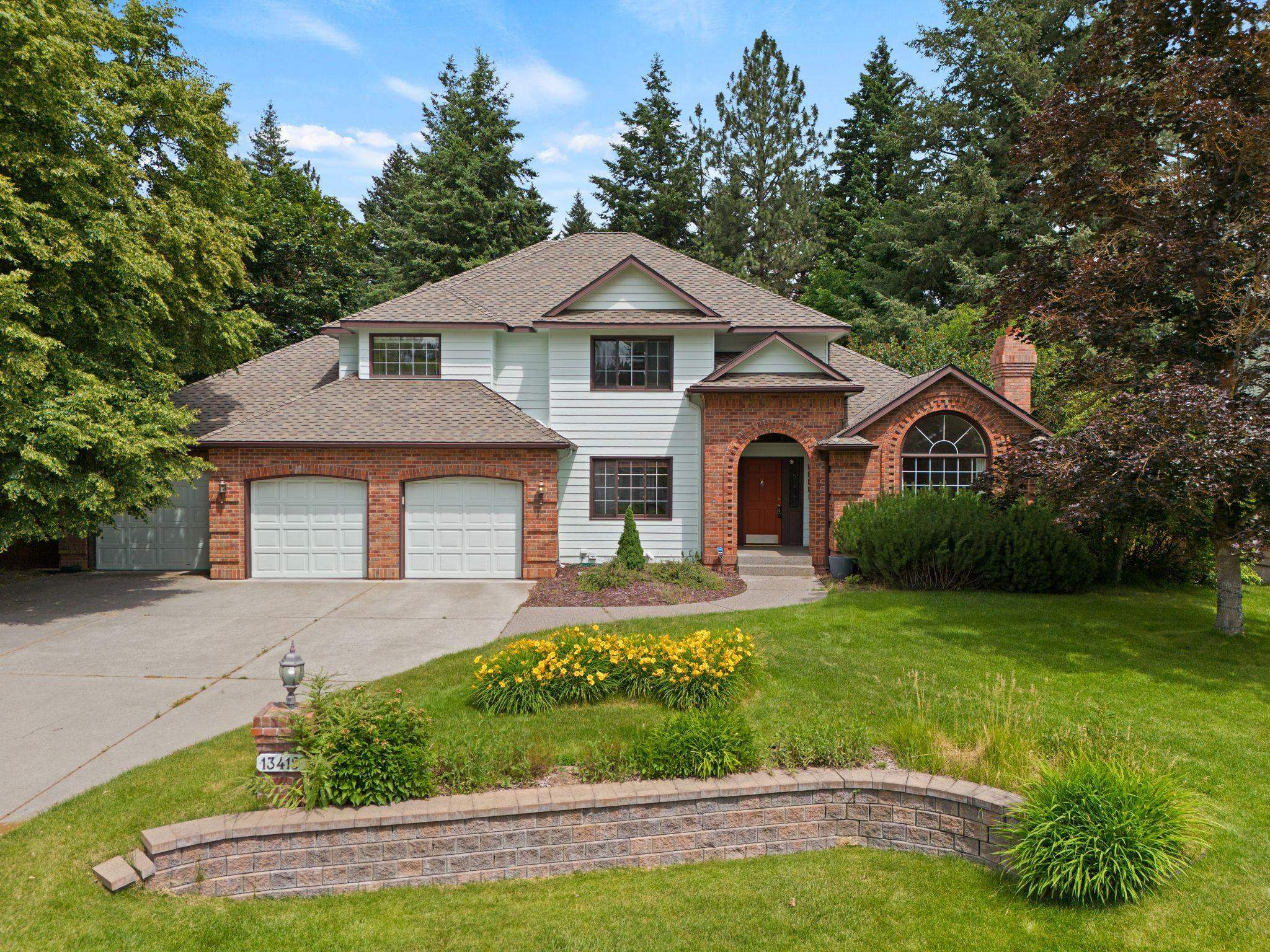 Property Photo: 13419 N Whitehouse Ct WA 99208