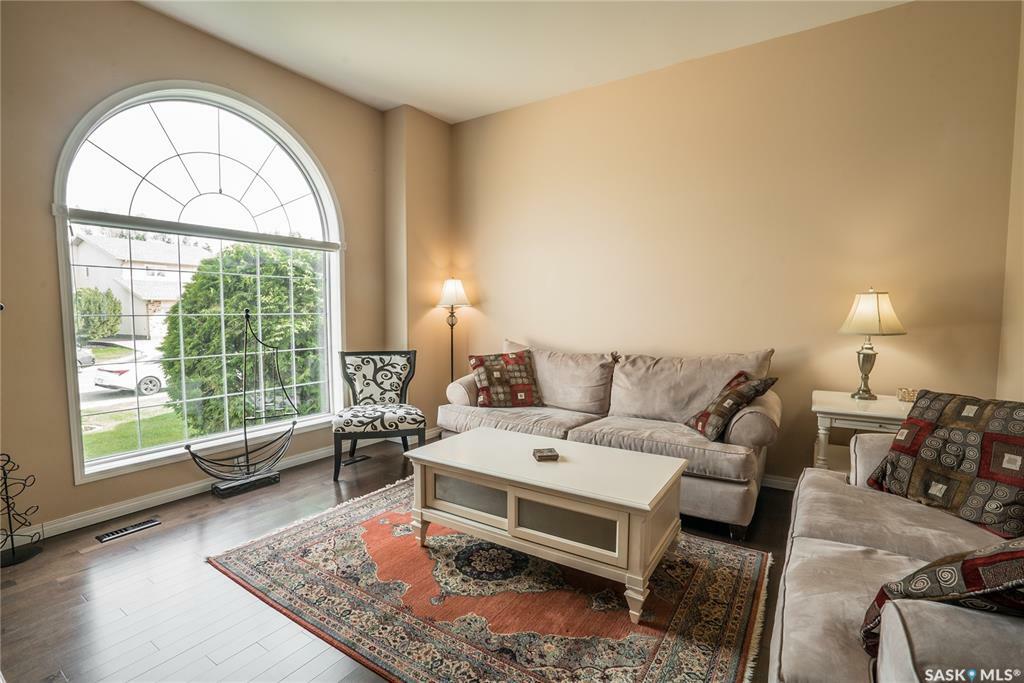 Photo de la propriété: 214 Mallin Crescent SK S7K 7X1