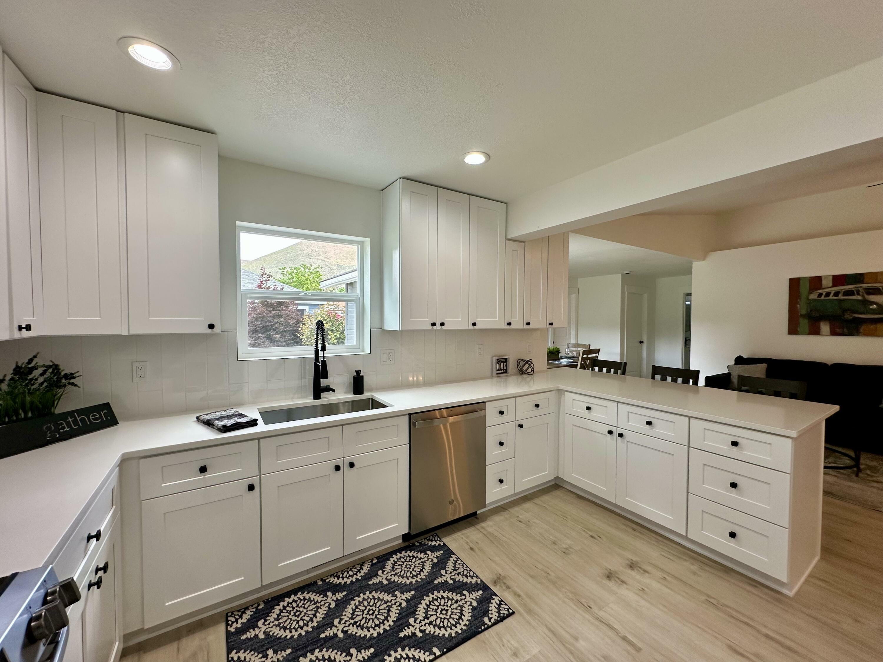 Property Photo: 921 Snowflake Dr ID 83333