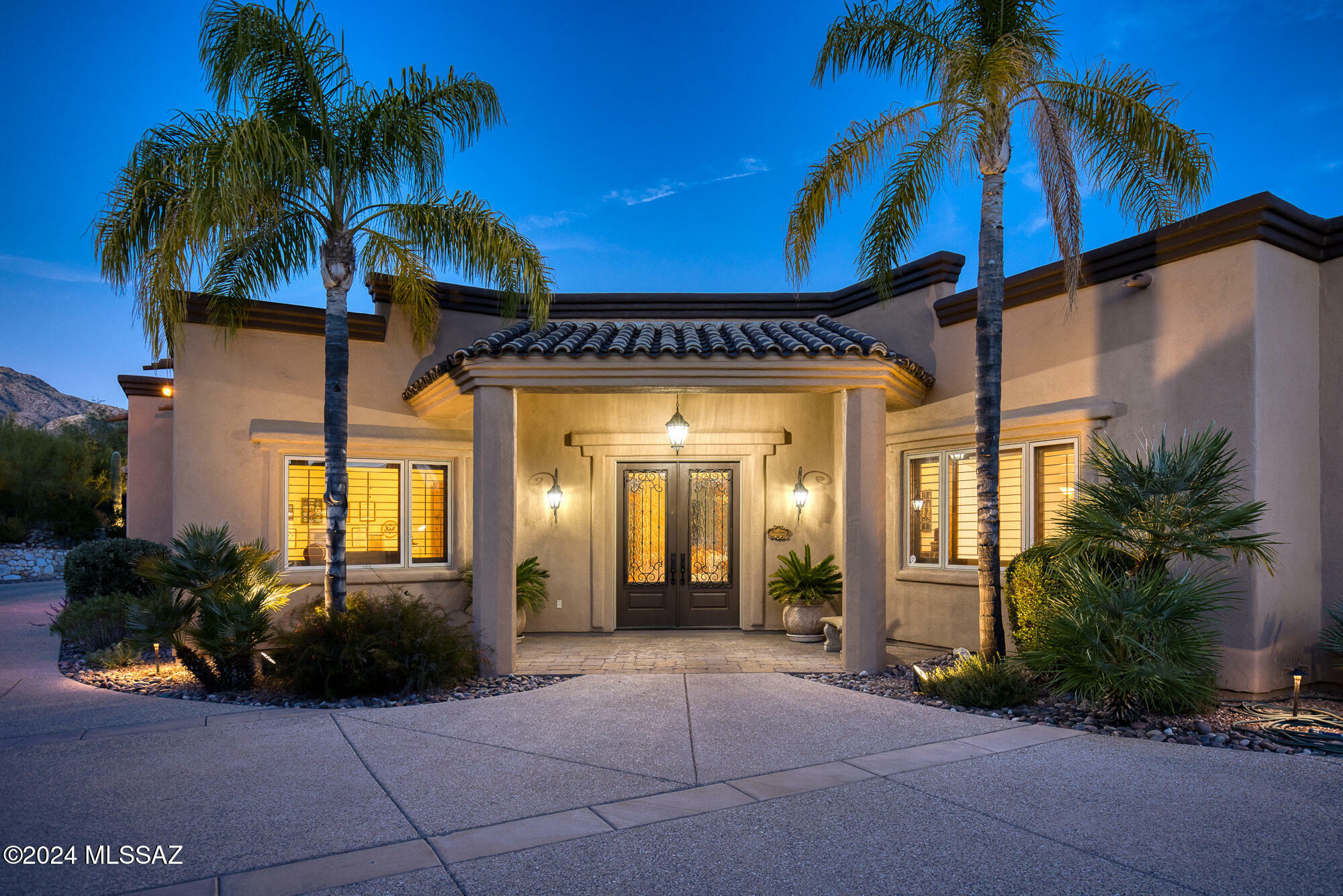 Property Photo: 5043 N Marlin Canyon Place AZ 85750