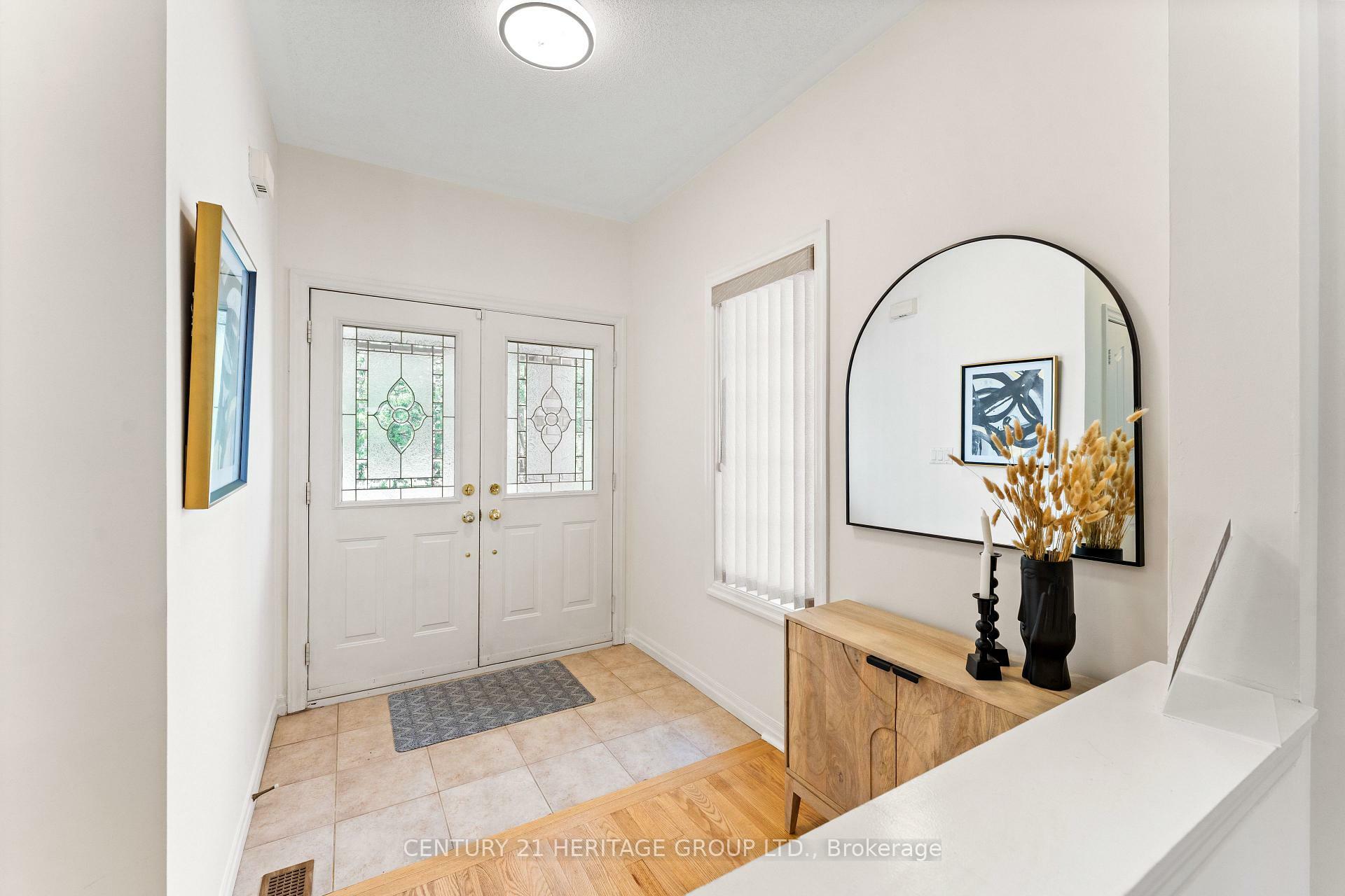 Property Photo:  9 Headwater Crescent  ON L4E 4G1 