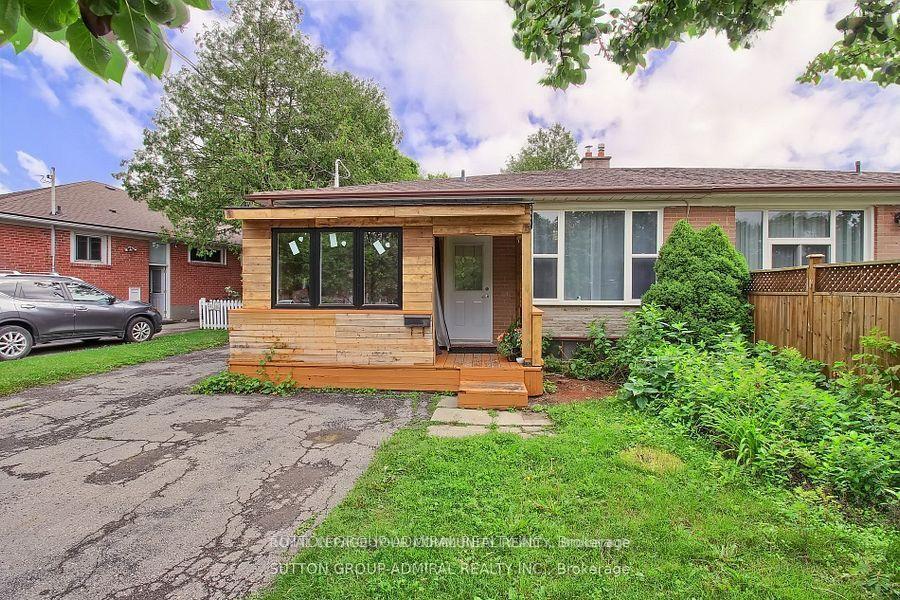 Property Photo: 211 Axminster Drive ON L4C 2W2