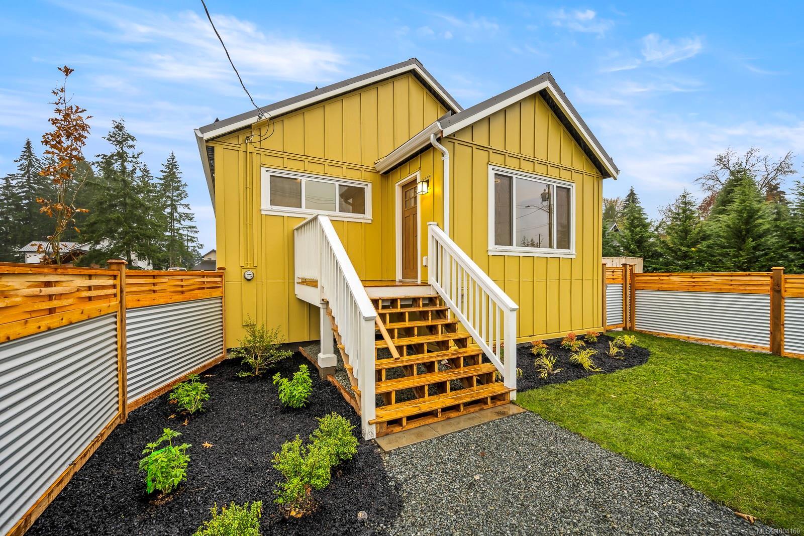 Property Photo: 4703 Cumberland Rd Sl3 BC V0R 1S0