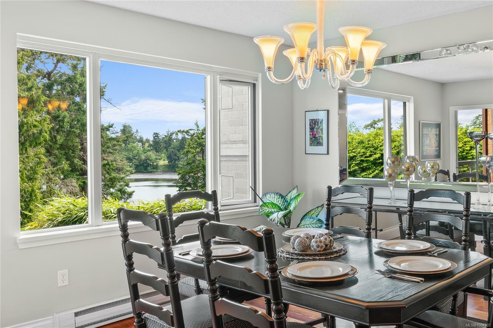 Property Photo:  105 Gorge Rd E 103  BC V9A 6Z3 