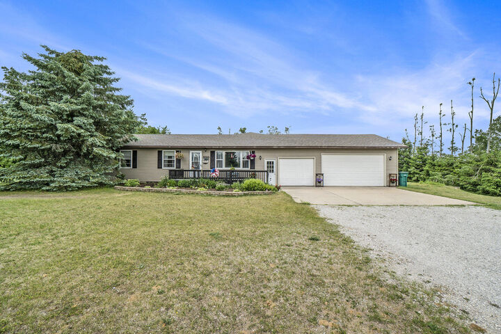 899 S Summitview Drive  Gaylord MI 49735 photo
