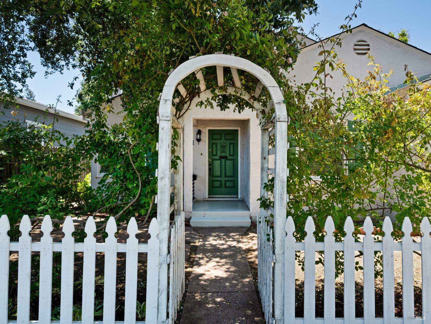 Property Photo: 636 Dexter Street CA 95404