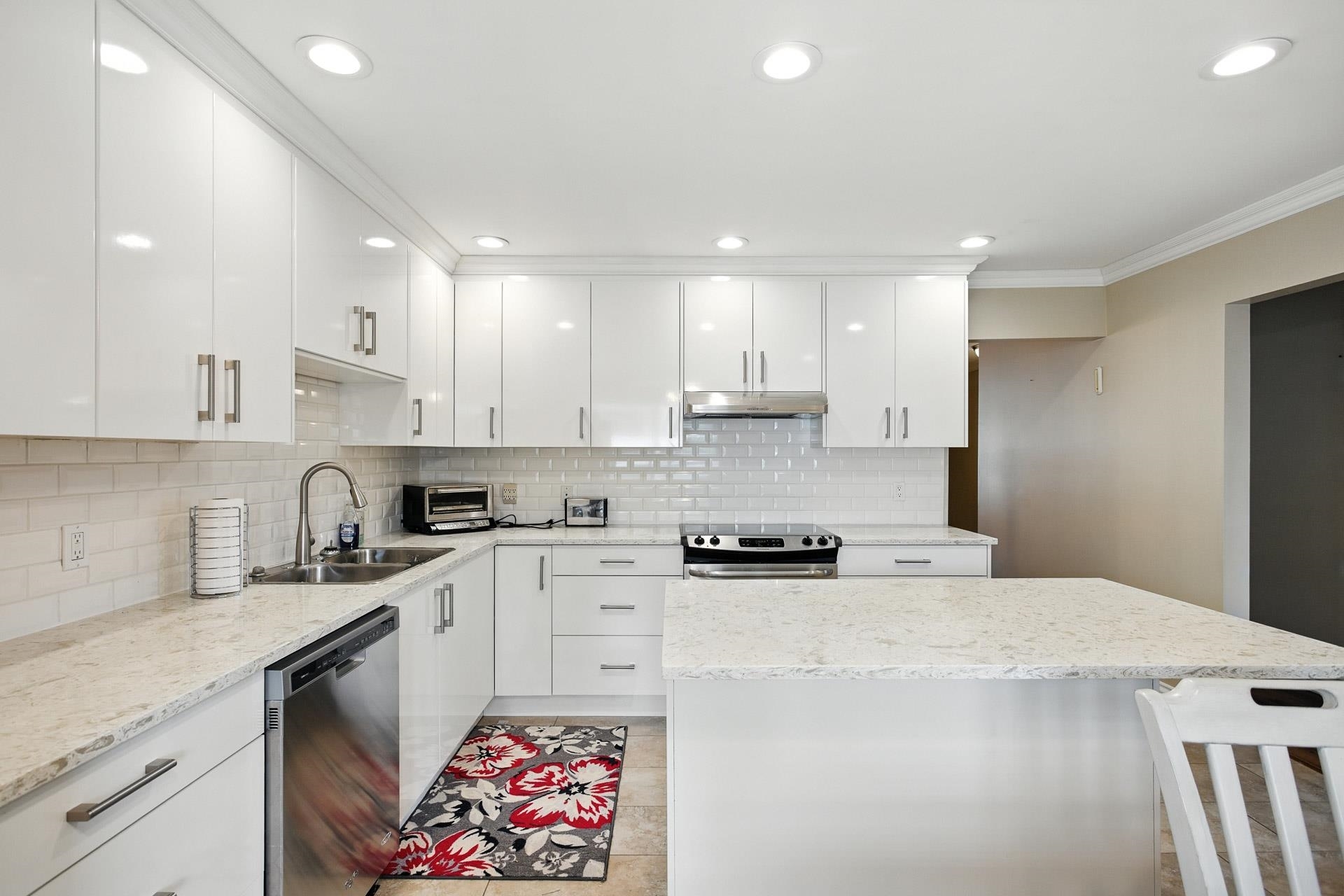 Property Photo: 867 869 Sperling Avenue BC V5B 4H7