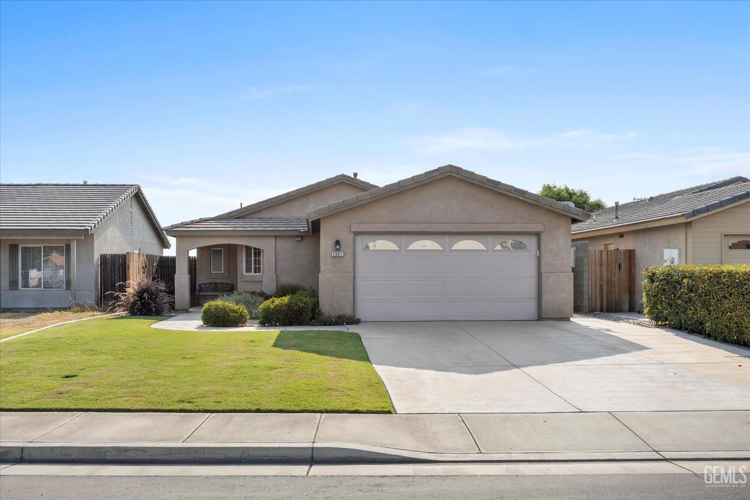 Property Photo:  3601 Villa Lante Street  CA 93308 