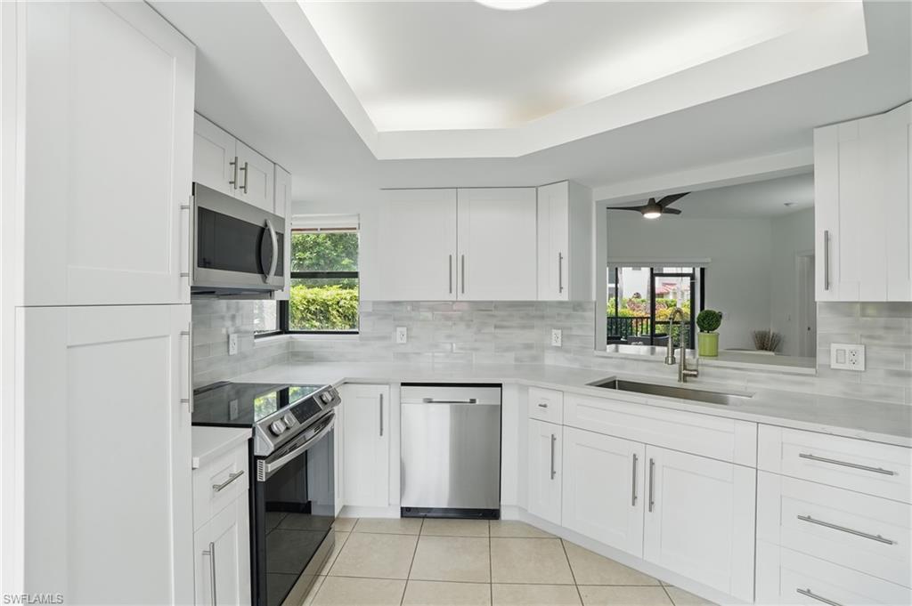 Property Photo: 547 Serendipity Dr FL 34108