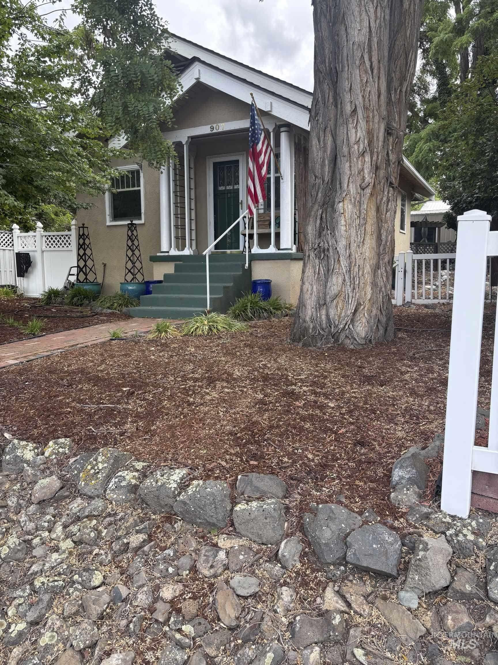 Property Photo: 907 Prospect Ave ID 83501