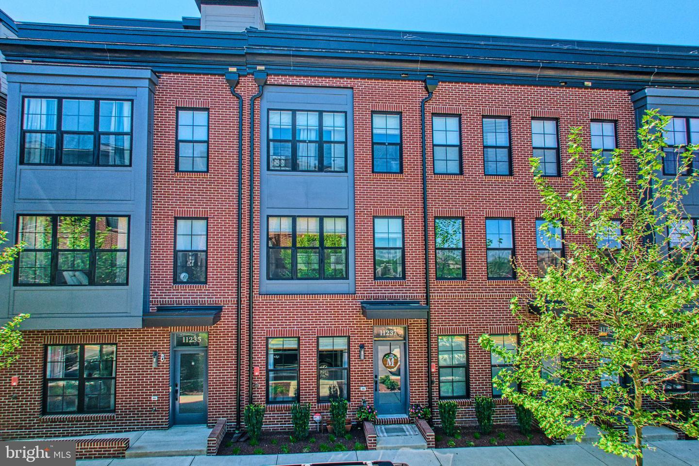 Property Photo: 11237 Beaker Street VA 20190