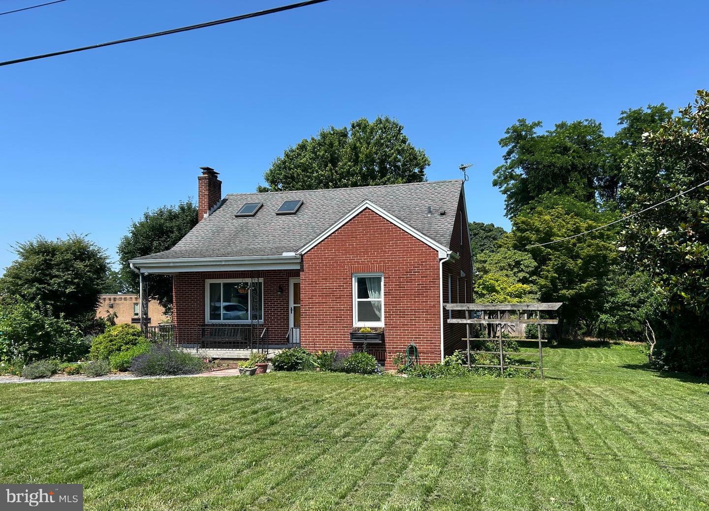 Property Photo: 867 Elm Street PA 17113