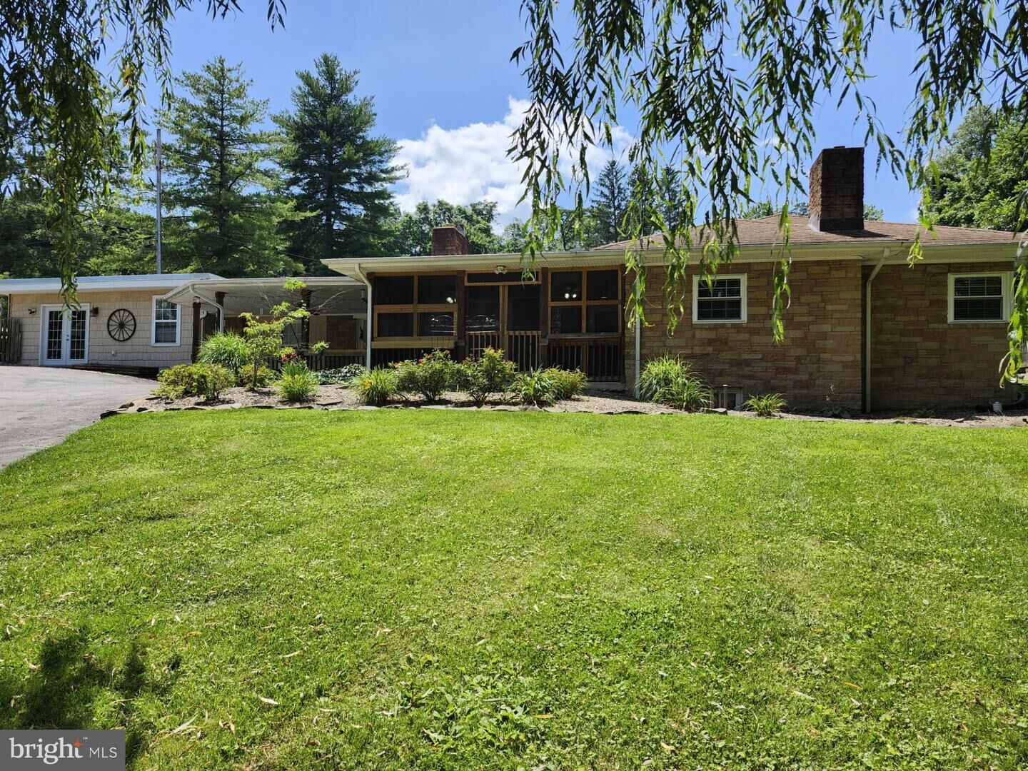 Property Photo:  505 W Gravel Lane  WV 26757 